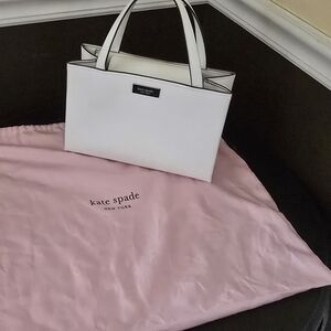 Kate Spade White Tote with Textured Design and Dual Handles